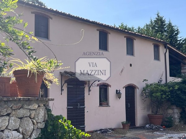 casa indipendente in vendita a Pietrasanta