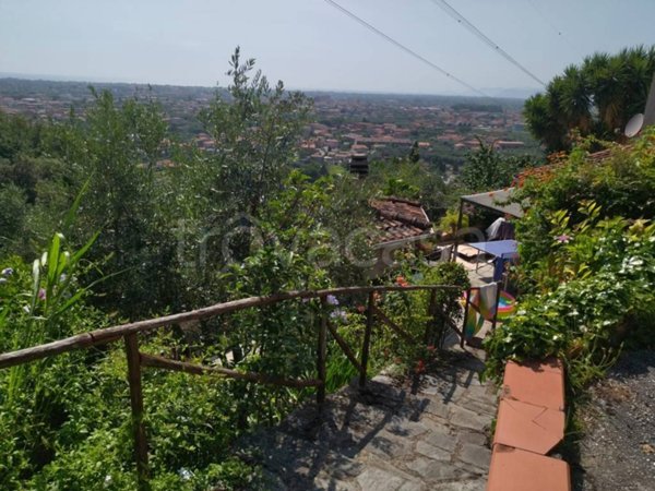 casa indipendente in vendita a Pietrasanta