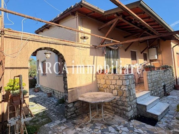 casa indipendente in vendita a Pietrasanta