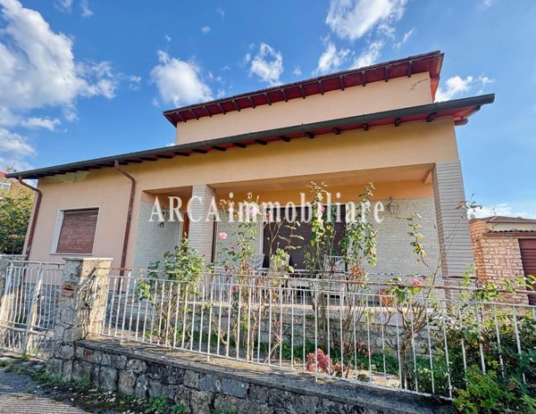 casa indipendente in vendita a Pietrasanta
