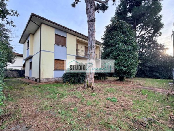 casa indipendente in vendita a Pietrasanta