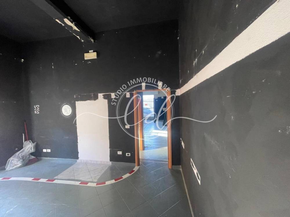 negozio in vendita a Pietrasanta