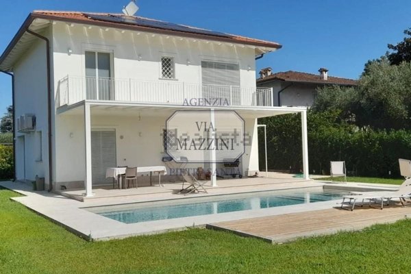 casa indipendente in vendita a Pietrasanta