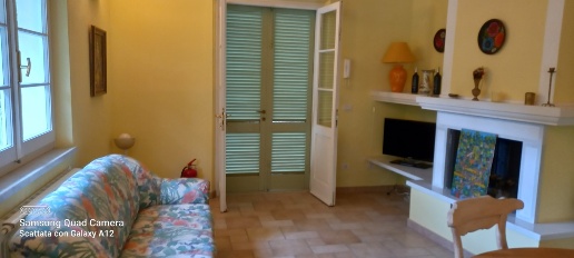 casa indipendente in vendita a Pietrasanta in zona Strettoia