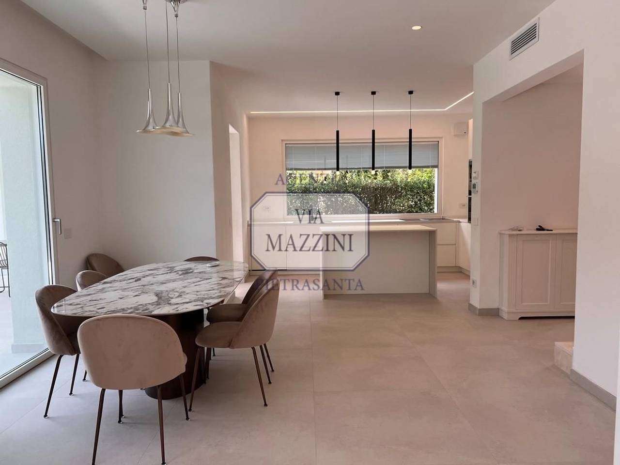 casa indipendente in vendita a Pietrasanta in zona Fiumetto