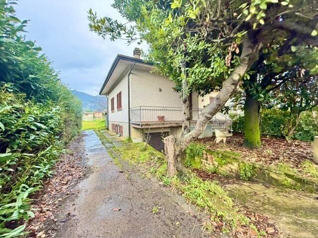 casa indipendente in vendita a Pietrasanta