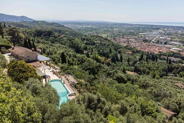 casa indipendente in vendita a Pietrasanta