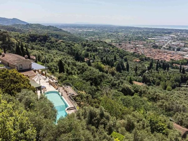 casa indipendente in vendita a Pietrasanta