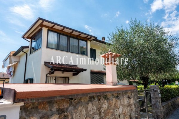 casa indipendente in vendita a Pietrasanta