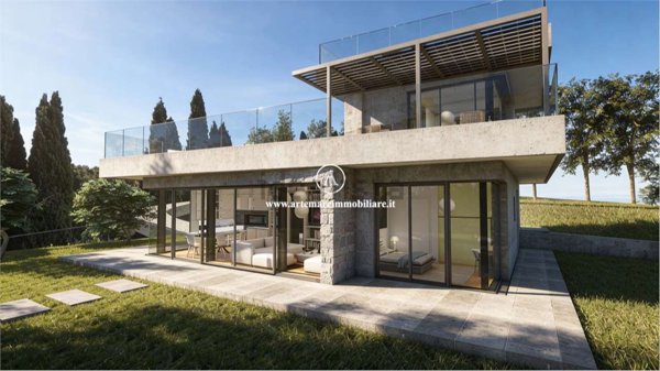 casa indipendente in vendita a Pietrasanta in zona Valdicastello