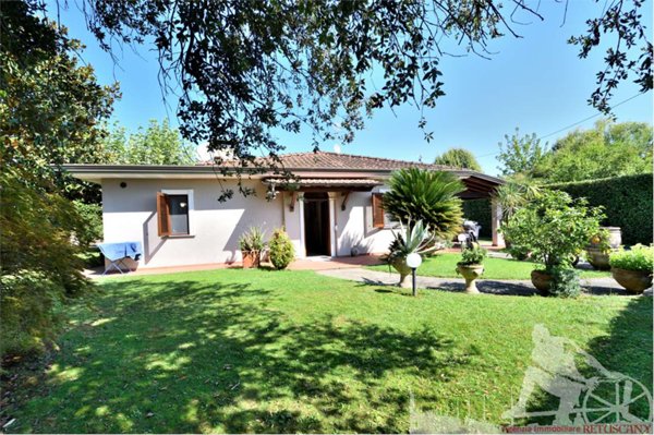 casa indipendente in vendita a Pietrasanta in zona Marina di Pietrasanta