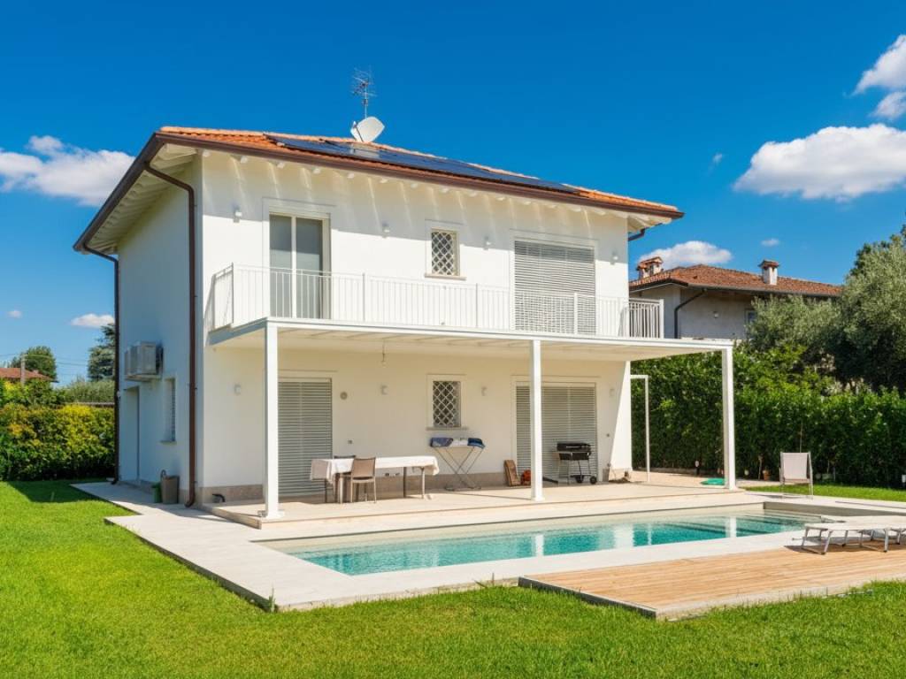 casa indipendente in vendita a Pietrasanta