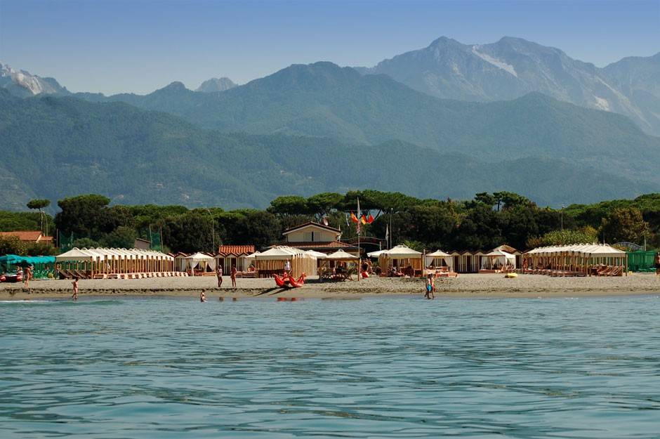 appartamento in vendita a Pietrasanta in zona Fiumetto