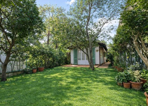 casa indipendente in vendita a Pietrasanta in zona Fiumetto