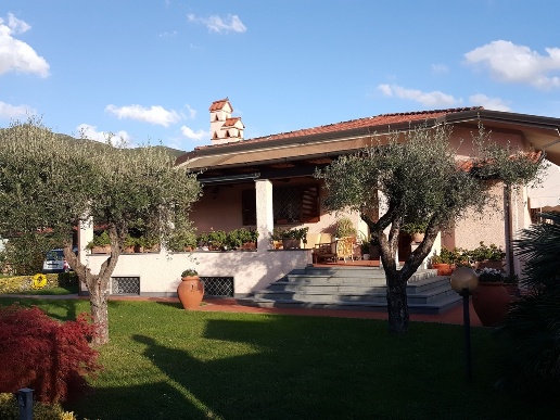casa indipendente in vendita a Pietrasanta