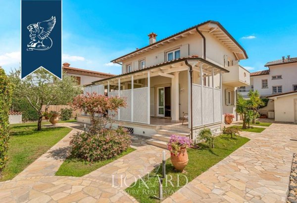 casa indipendente in vendita a Pietrasanta in zona Marina di Pietrasanta