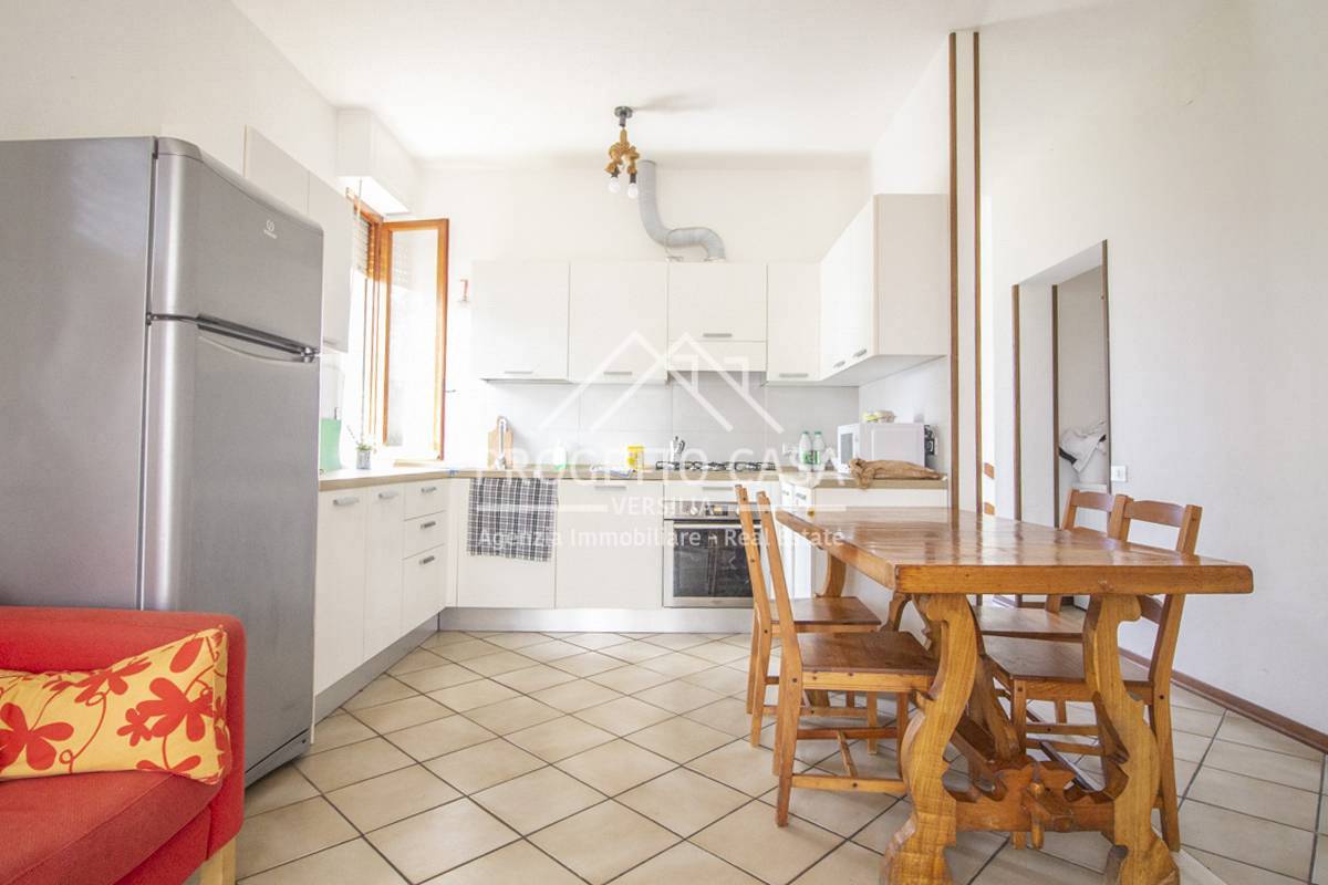 casa indipendente in vendita a Pietrasanta in zona Vignone