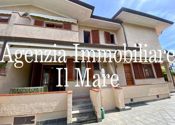 casa indipendente in vendita a Pietrasanta in zona Fiumetto