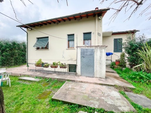 casa indipendente in vendita a Pietrasanta