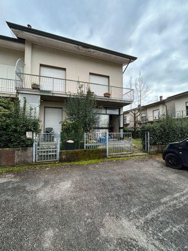 casa indipendente in vendita a Pietrasanta