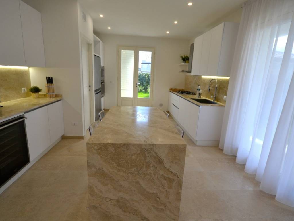 casa indipendente in vendita a Pietrasanta in zona Marina di Pietrasanta