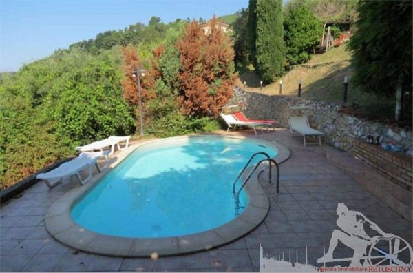 casa indipendente in vendita a Pietrasanta in zona Strettoia