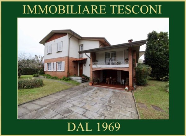 casa indipendente in vendita a Pietrasanta in zona Focette