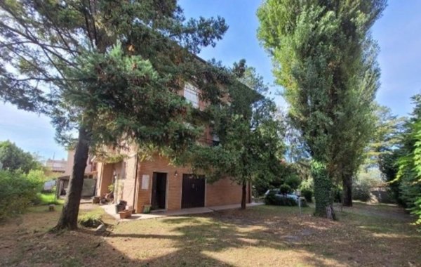 casa semindipendente in vendita a Pietrasanta