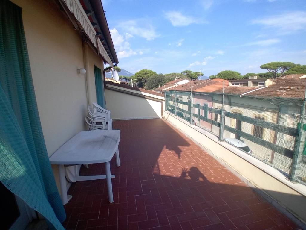 casa indipendente in vendita a Pietrasanta in zona Tonfano