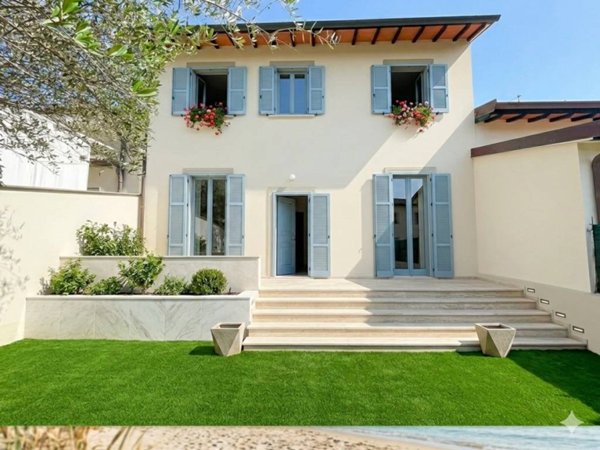 casa indipendente in vendita a Pietrasanta