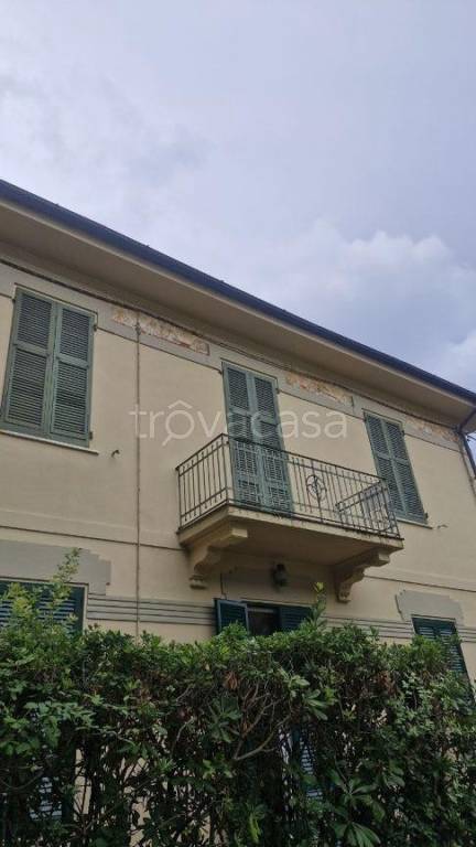 casa indipendente in vendita a Pietrasanta in zona Vignone