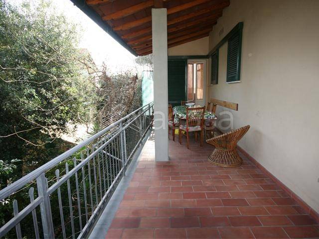 casa indipendente in vendita a Pietrasanta in zona Vignone