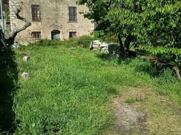 casa indipendente in vendita a Pietrasanta