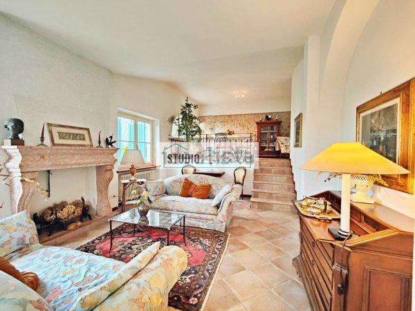 casa indipendente in vendita a Pietrasanta