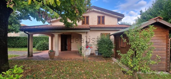 casa indipendente in vendita a Pietrasanta