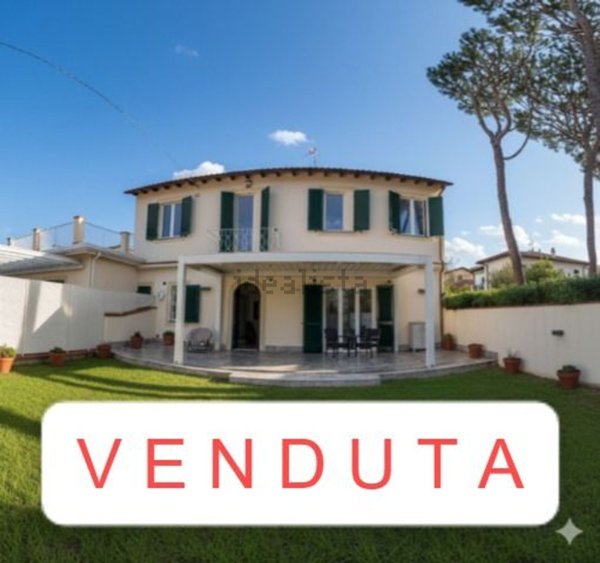 casa indipendente in vendita a Pietrasanta in zona Tonfano