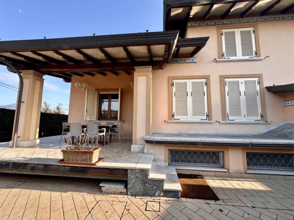 casa indipendente in vendita a Pietrasanta in zona Fiumetto