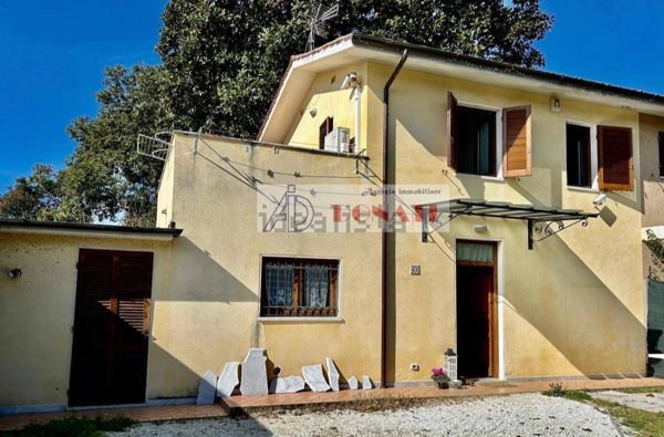casa indipendente in vendita a Pietrasanta