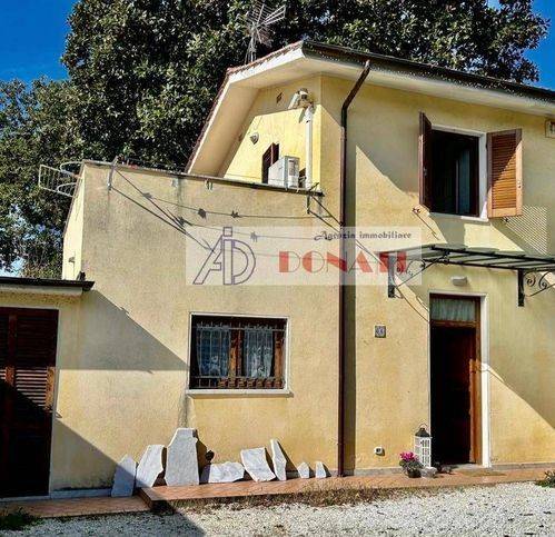 casa indipendente in vendita a Pietrasanta