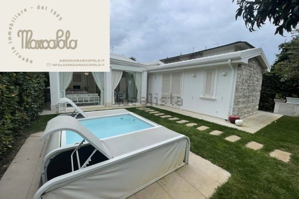 casa indipendente in vendita a Pietrasanta in zona Fiumetto