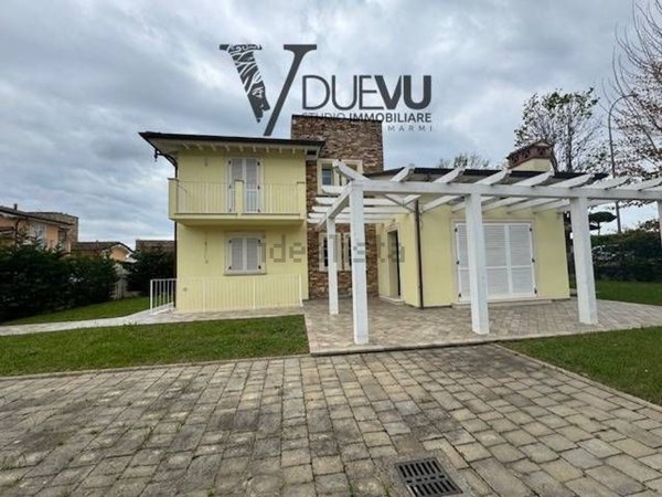 casa indipendente in vendita a Pietrasanta