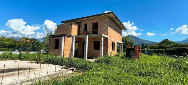 casa indipendente in vendita a Pietrasanta