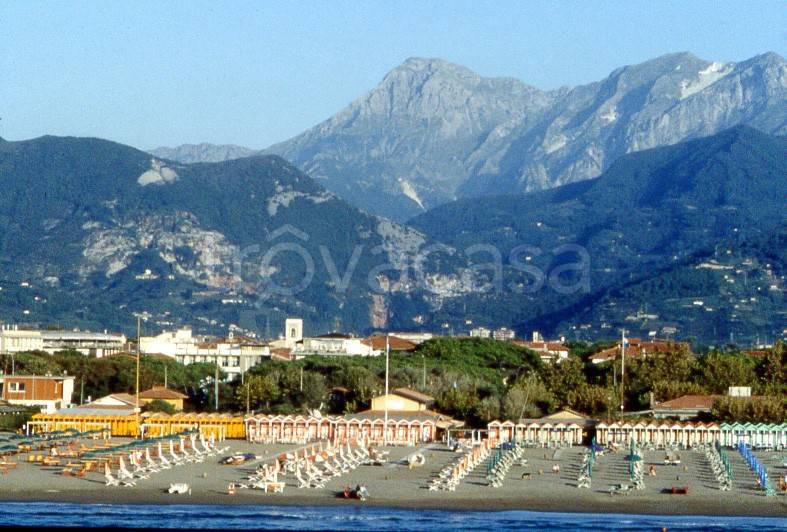 casa indipendente in vendita a Pietrasanta in zona Marina di Pietrasanta