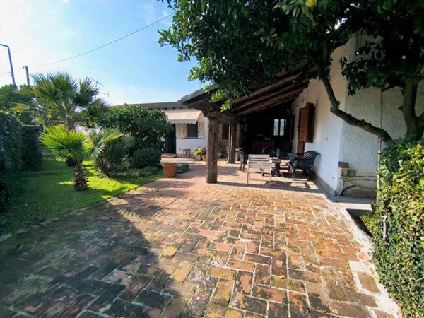 casa indipendente in vendita a Pietrasanta