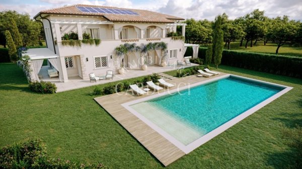 casa indipendente in vendita a Pietrasanta