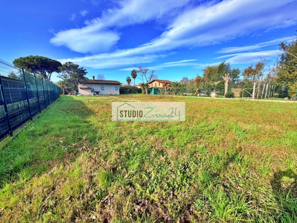 casa indipendente in vendita a Pietrasanta in zona Marina di Pietrasanta
