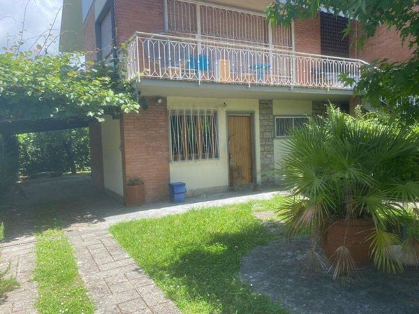 casa indipendente in vendita a Pietrasanta