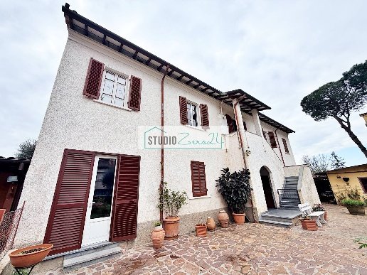 casa indipendente in vendita a Pietrasanta