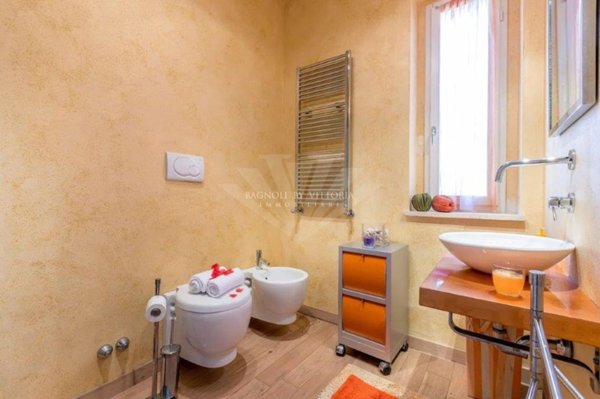 casa indipendente in vendita a Pietrasanta in zona Fiumetto