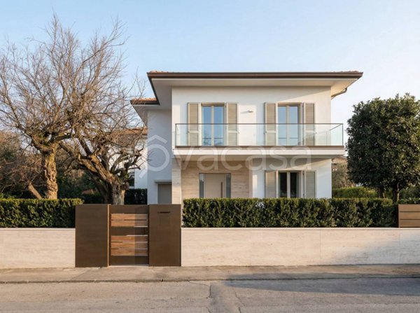 casa indipendente in vendita a Pietrasanta in zona Vignone